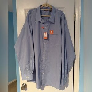 NWT. Van Heusen Traveler button down men’s shirt. Size 4XLT